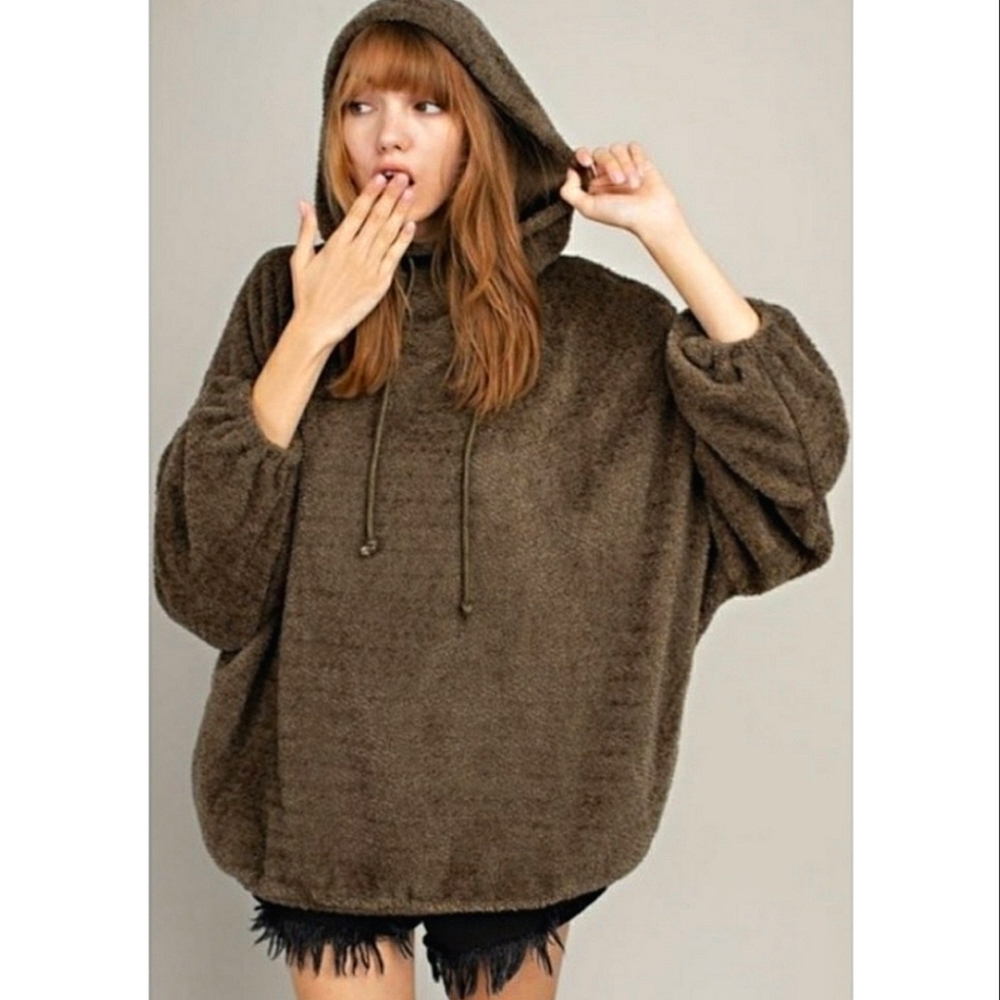 🆕🌿BOUTIQUE FUZZY PULLOVER SWEATER🌿